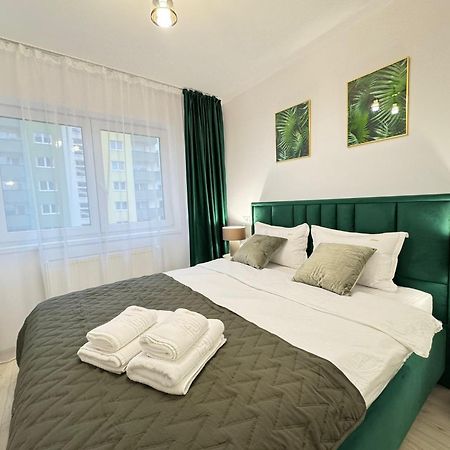 Coresi Mall Area Studios & Apartments By Glam Braşov Dış mekan fotoğraf