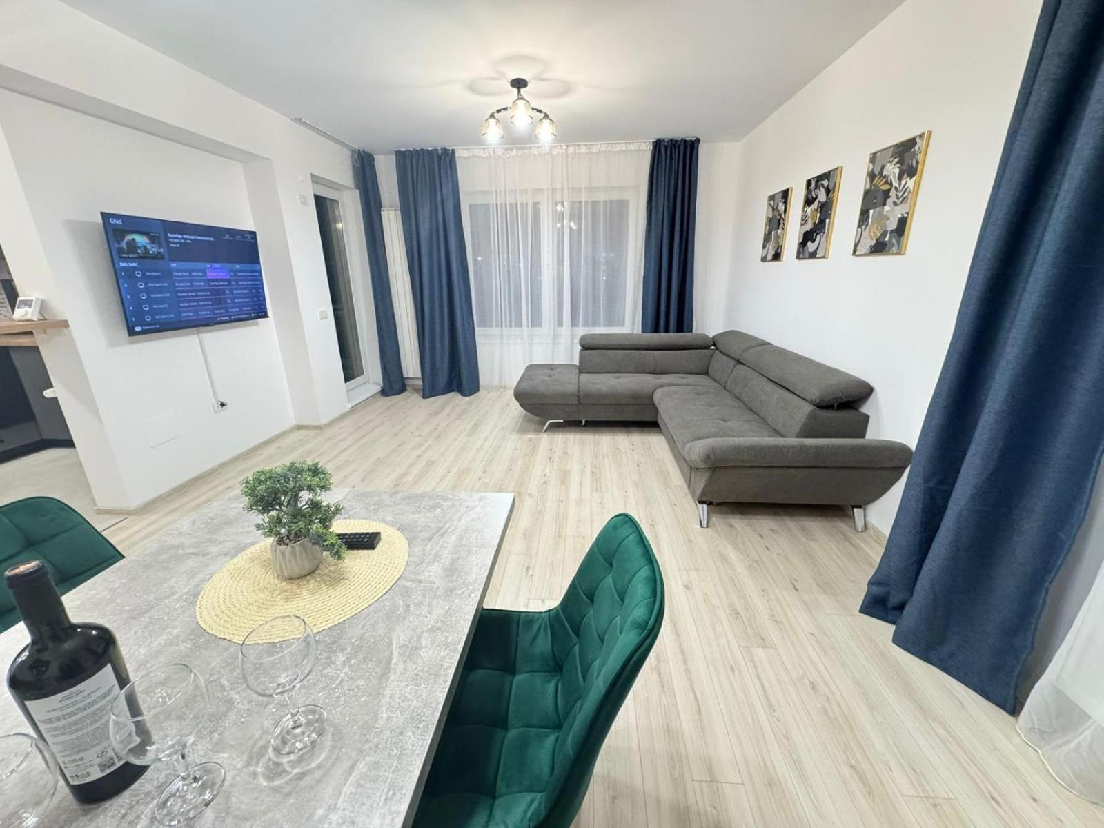 Coresi Mall Area Studios & Apartments By Glam Braşov Dış mekan fotoğraf