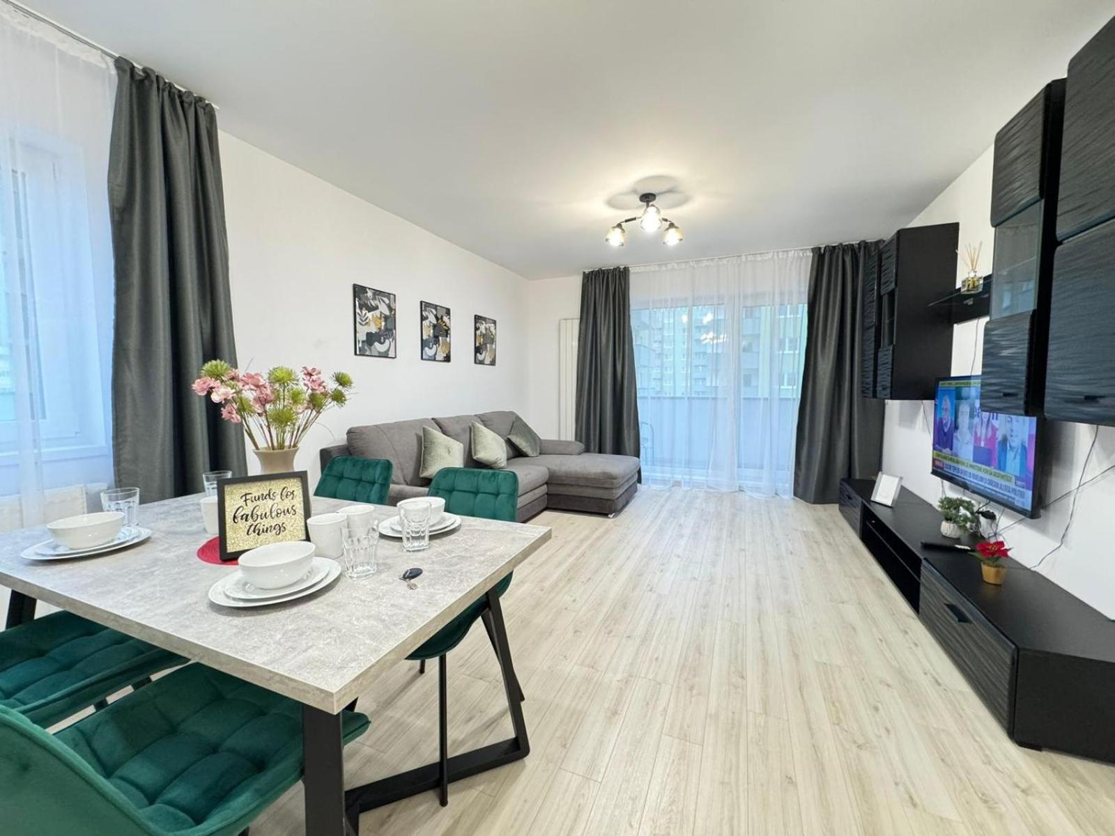 Coresi Mall Area Studios & Apartments By Glam Braşov Dış mekan fotoğraf