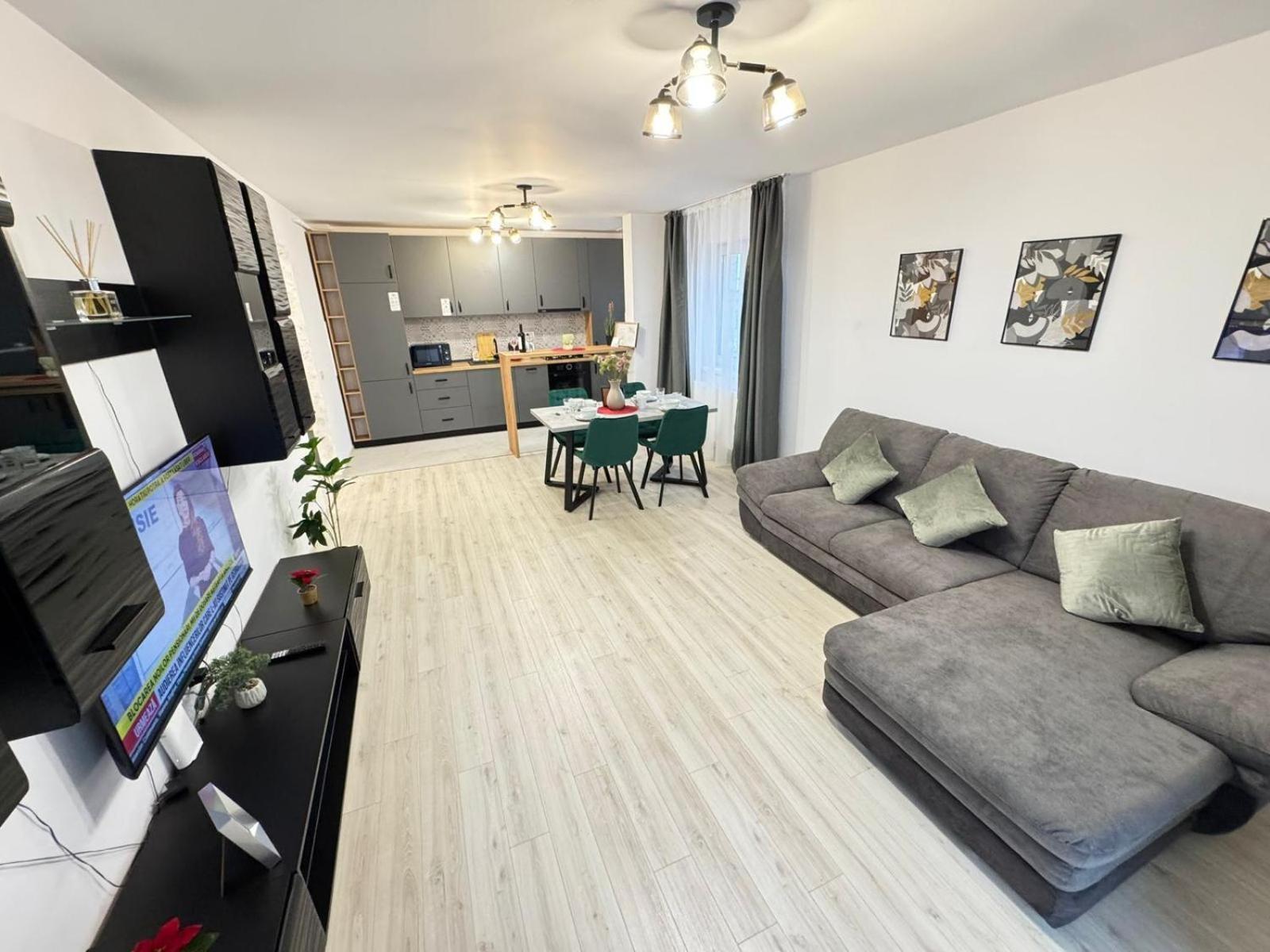 Coresi Mall Area Studios & Apartments By Glam Braşov Dış mekan fotoğraf